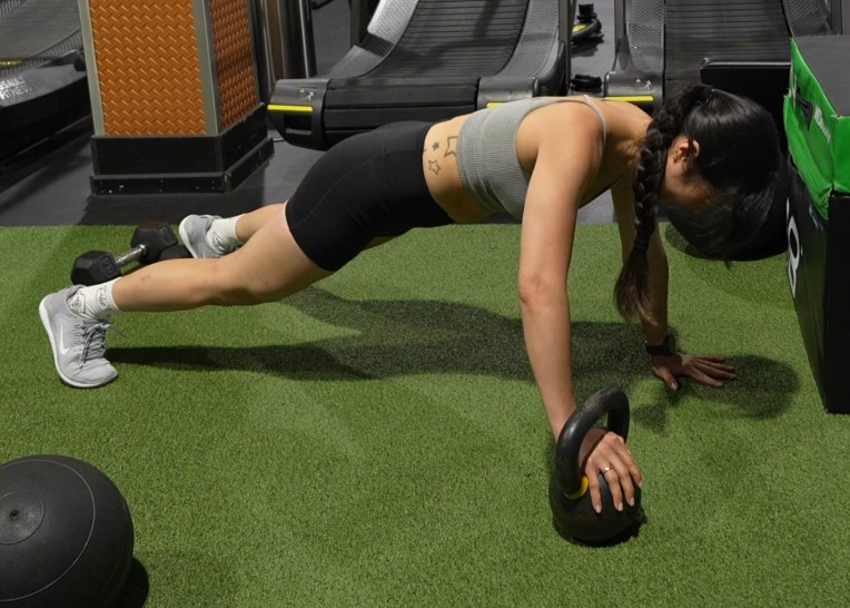 Offset Kettlebell Push-Ups